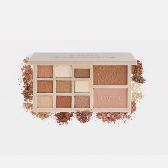 Toyfactory Sidekick
One Squalane Multi-Palette. - Picture 2 of 6